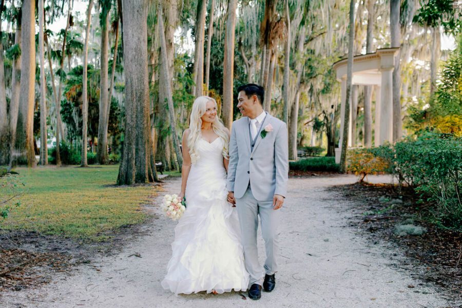 bride and groom at Kraft Azalea Garden wedding venue in Orlando, FL