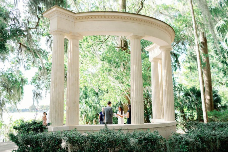 small wedding ceremony at Kraft Azalea Garden, an affordable wedding venue in Orlando